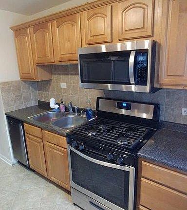 3rd image of 3950 N Lake Shore Dr APT 719D