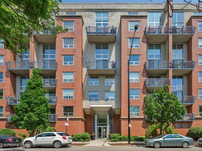 1100 W Montrose Ave APT 207, Chicago, IL, 60613