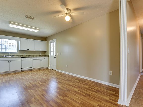 5th image of 508 Phillips Ct