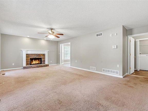 4th image of 350 Norton Dr