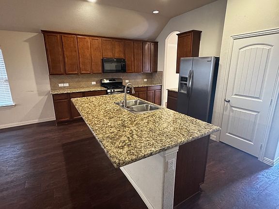 5th image of 3108 Red Cedar Dr