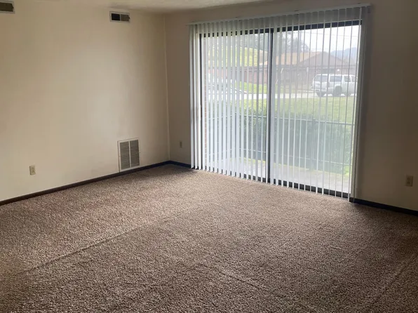4 Glen Hollin Dr #G, Wheeling, WV 26003