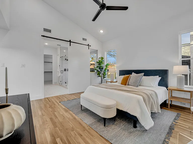 1512 Villars St — Photo 23