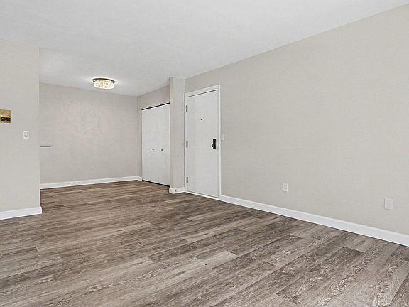 5th image of 1472 W Chateau Vert St APT F