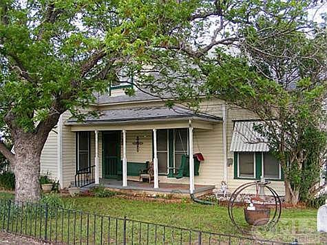 2nd image of 502 N Pecan