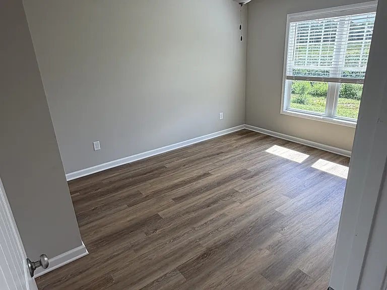 831 Middleton Rd — Photo 10