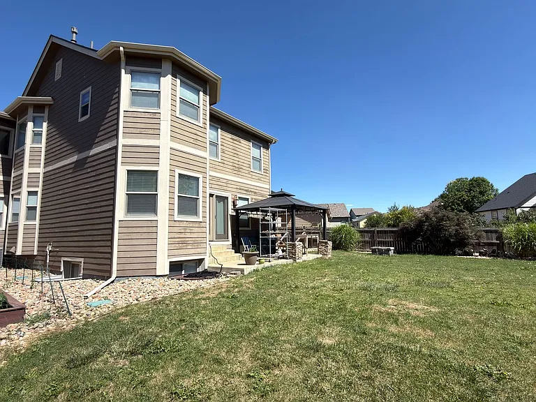 296 Sloan Dr — Photo 12