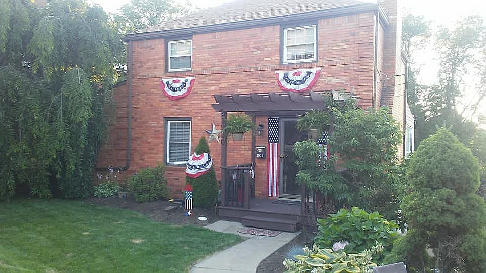 2nd image of 3930 Lawnview Ave
