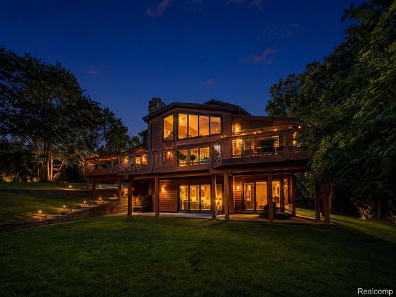 3rd image of 5685 Paint Valley Dr