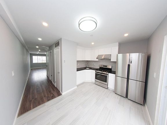 2nd image of 484 Vanderbilt Ave