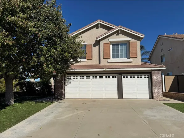 1067 Winthrop Dr, Corona, CA 92882