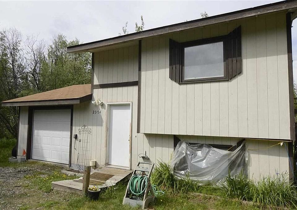 1st image of 2374 Poppy Dr