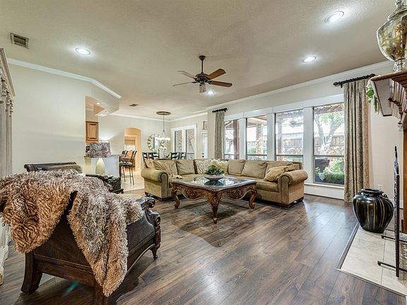 5th image of 9209 Grace Ct