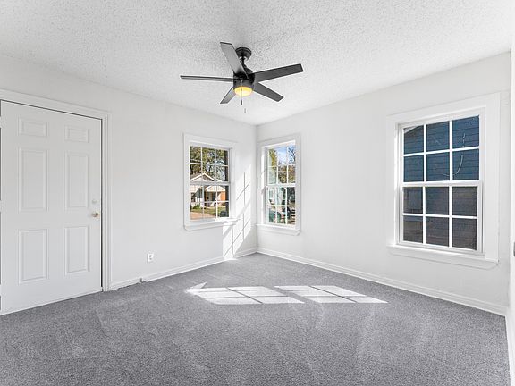 2nd image of 3827 Crozier St