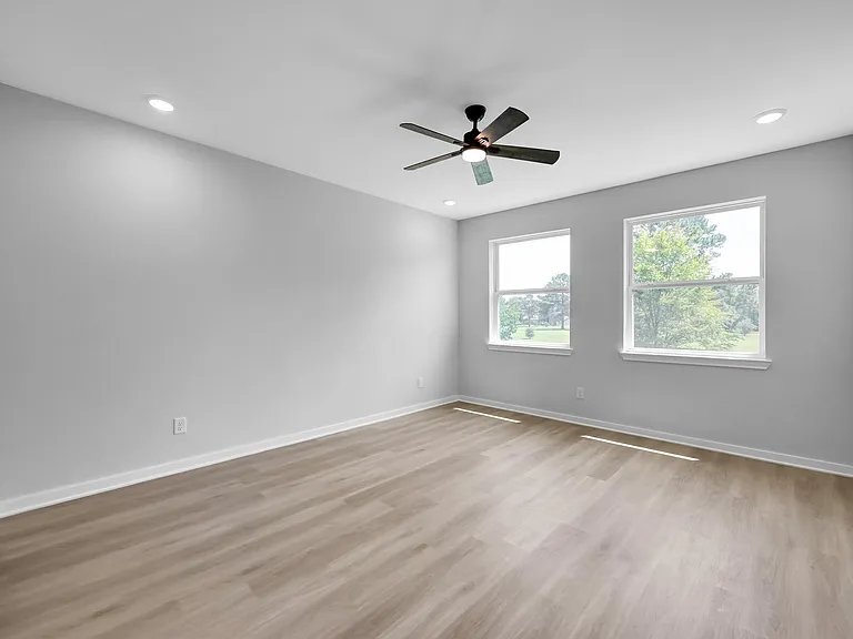 14833 Spica Ct — Photo 23