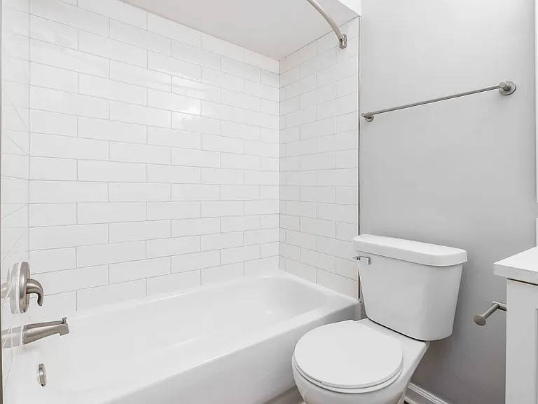 611 Riverview Dr #I — Photo 17