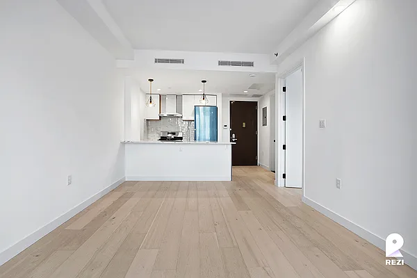 Rented by REZI | media 3