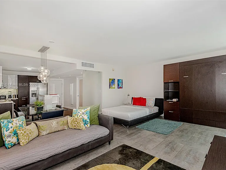 2301 Collins Ave #723 — Photo 11