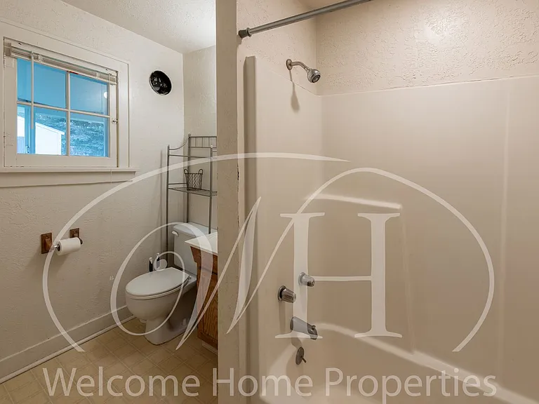 322 SW 1st St — Photo 9