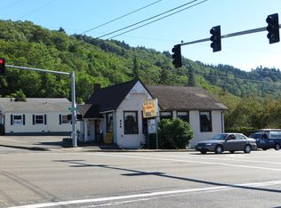925 W Harvard Ave, Roseburg, OR 97471