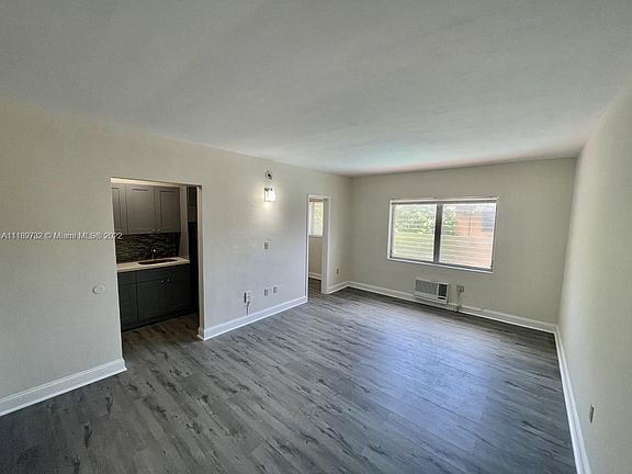 4th image of 218 Santillane Ave APT 22