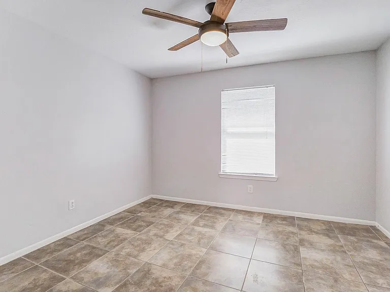 5923 Shining Leaf Ct — Photo 12