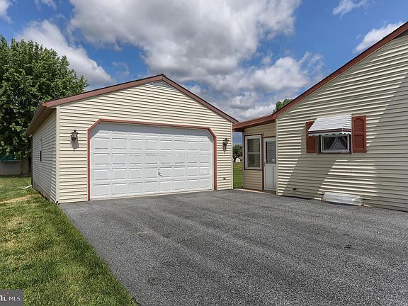 2nd image of 311 Poplar St