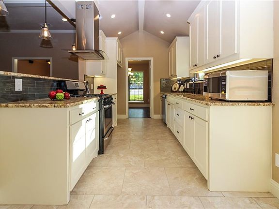 5th image of 155 Desiree Ln