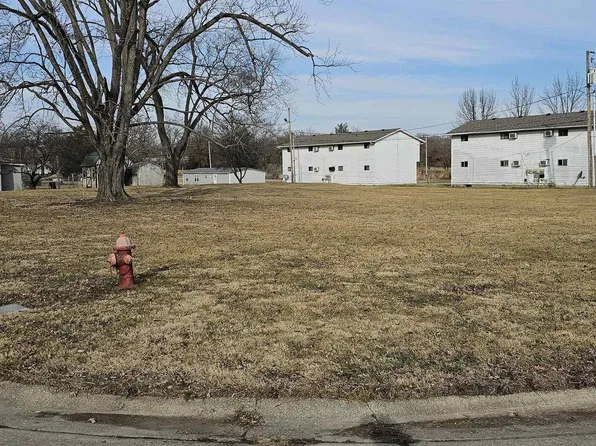 0 S Hamilton St, Salem, IL 62881
