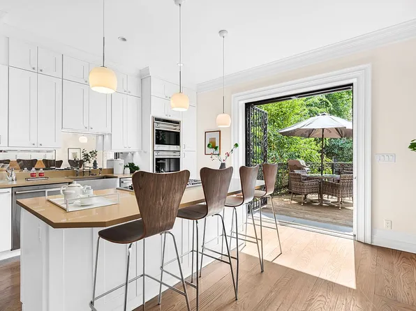 806 Halsey St, Brooklyn, NY 11233