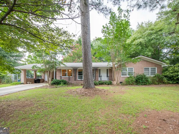 211 Bennett Cir, Carrollton, GA 30117