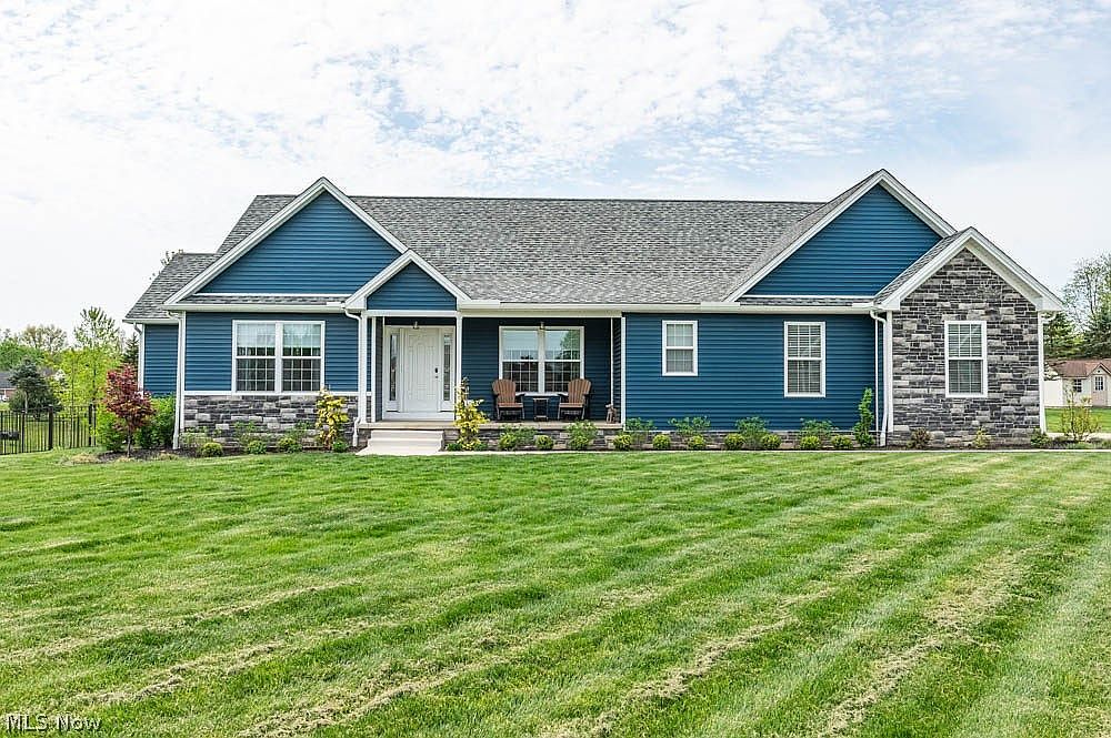 5231 Golden Rye Cir, New Middletown, OH 44442 | Zillow
