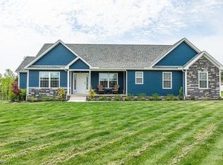 5231 Golden Rye Cir, New Middletown, OH 44442