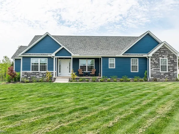 5231 Golden Rye Cir, New Middletown, OH 44442