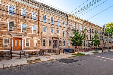 Rented by Rennit Inc.