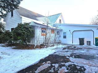 320 W Cross Ave, Warren, MN 56762