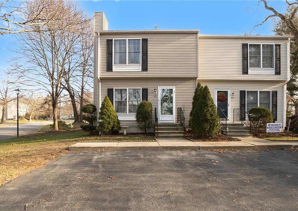25 Wood Hollow Ln, Rumford, RI 02916 Zillow
