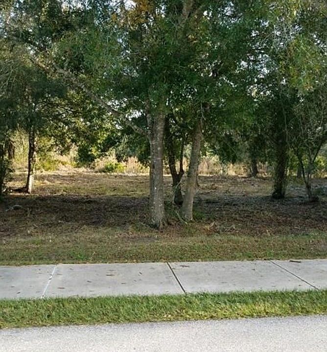 2nd image of 5015 S Fairway Dr