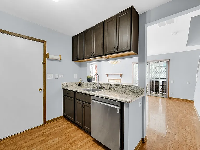 369 Gregory St — Photo 8