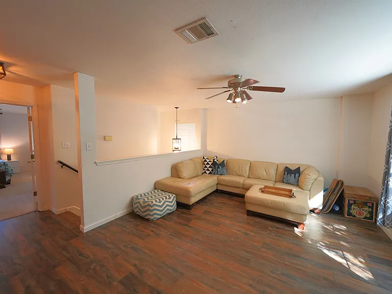 136 Earhart Ln — Photo 31