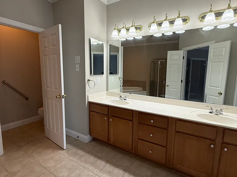 10090 Jones Bridge Rd #7 — Photo 7
