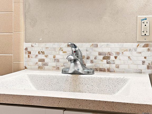 5th image of 4034 N Maiden Dr