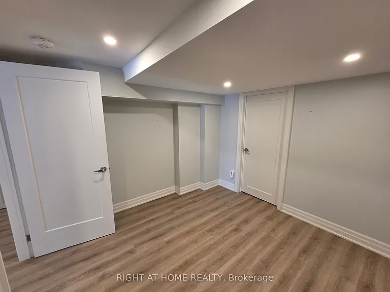 4203 Wheelwright Cres — Photo 11