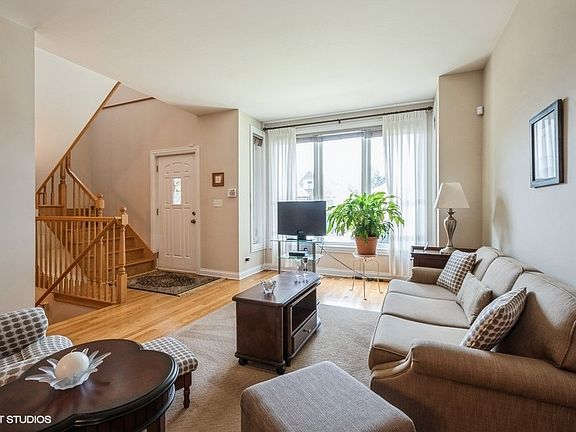 5th image of 6345 N Karlov Ave