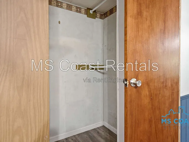 2617 N 16th St — Photo 15