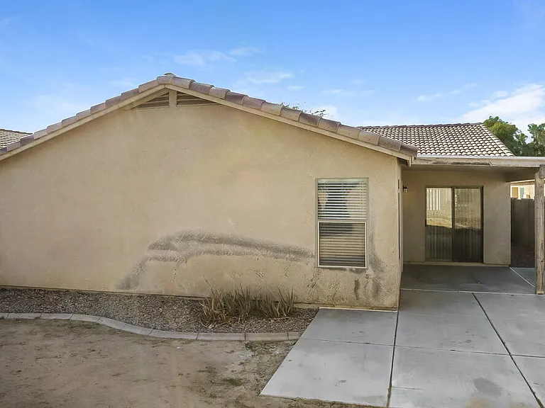 2709 N 107th Dr — Photo 16