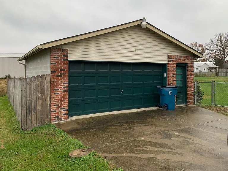 129 Howlett Rd — Photo 5