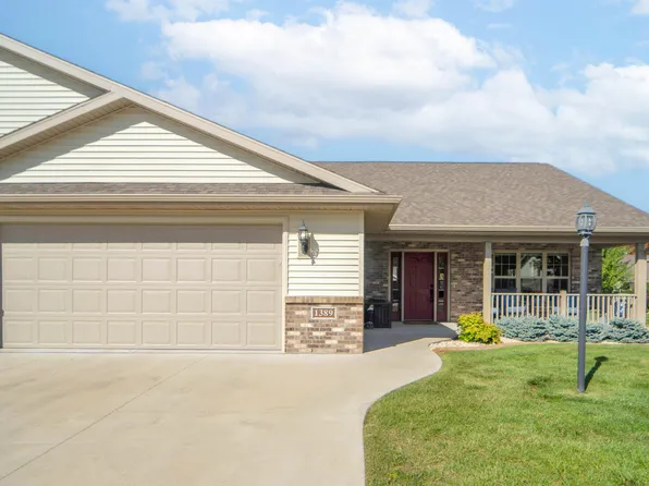 1389 Candlelight Ln, Fond Du Lac, WI 54937