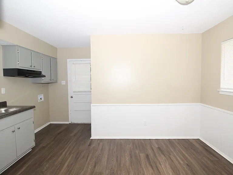 630 Blackhawk Rd — Photo 11