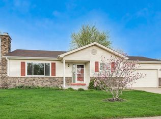 3918 N Galesburg Ave, Arlington Heights, IL 60004